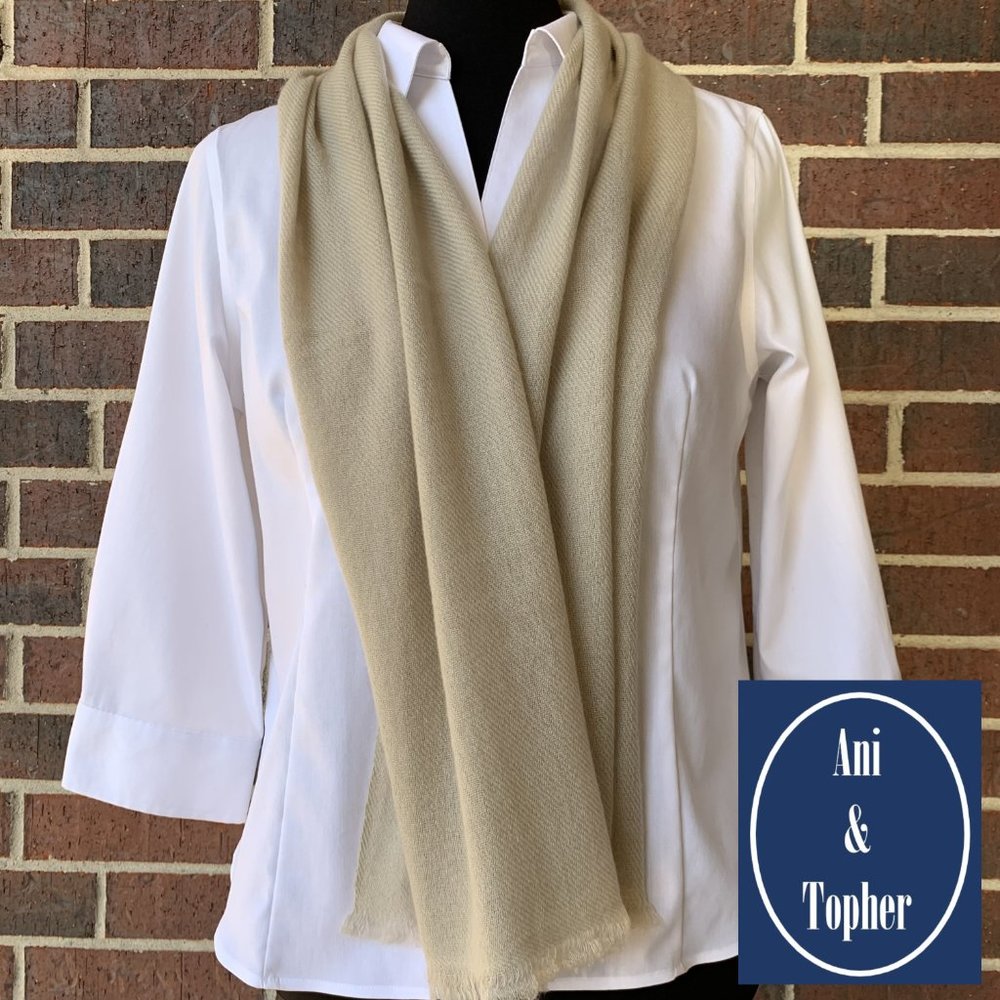 100% Cashmere Scarf NWT - Picture 1 of 11